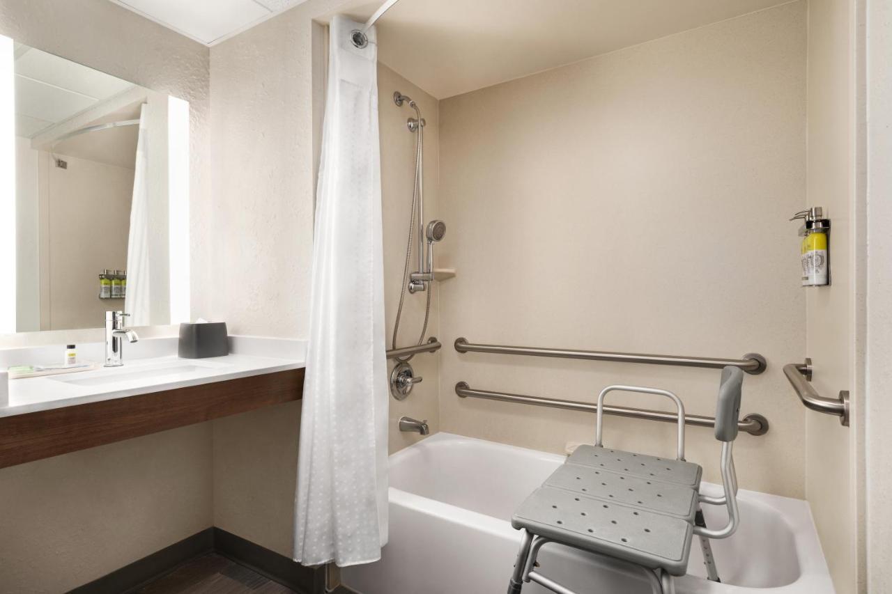 Holiday Inn Florence By Ihg Екстериор снимка