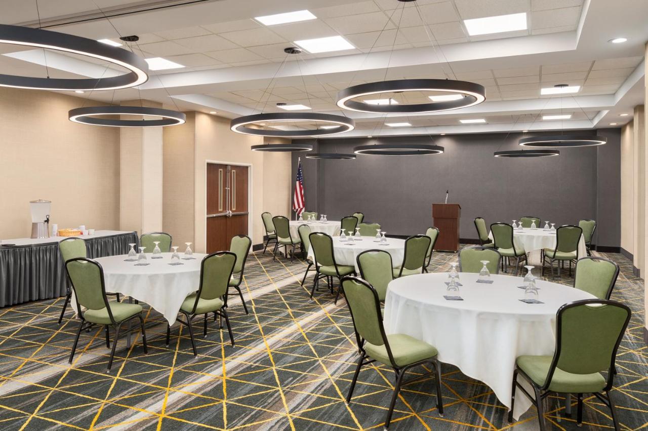 Holiday Inn Florence By Ihg Екстериор снимка